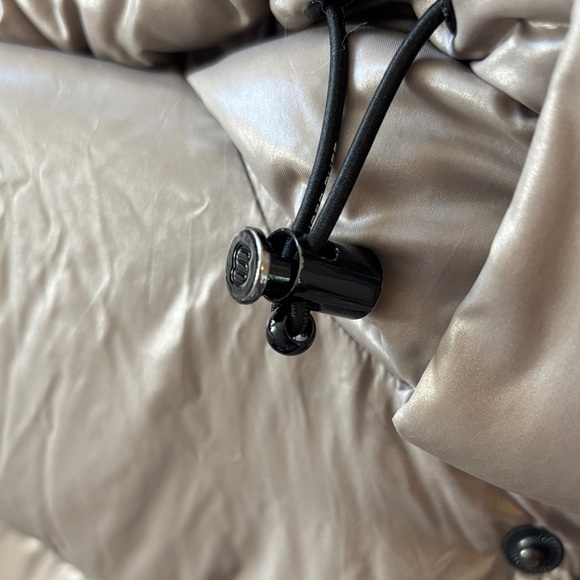 Aritzia Super Puff in Hi Gloss Taupe - Picture 3 of 6